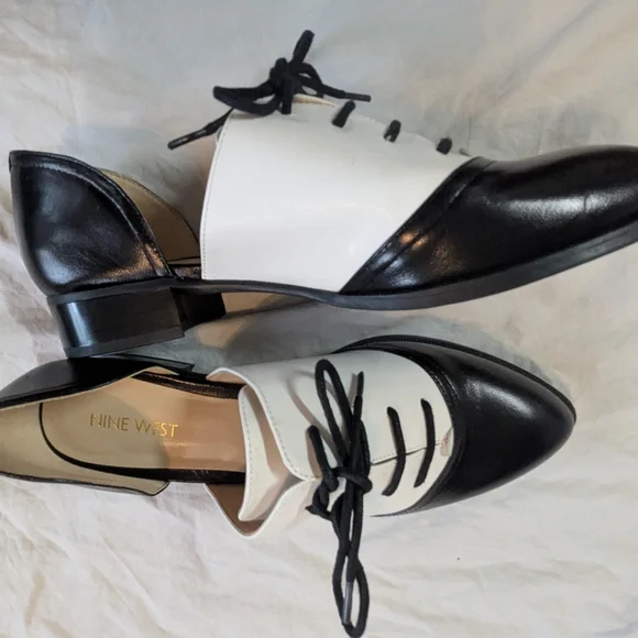 Nine West Nuckma Oxford Flats Size 8.5,Black and White Women's - Picture 11 of 13